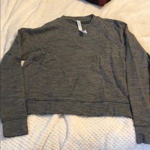 Lululemon size 10 long sleeve crewneck